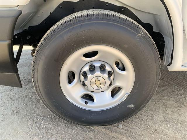 2026 Chevrolet Express Cargo Van 2500 Regular Wheelbase, WT, RWD