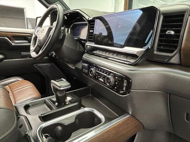 2023 Chevrolet Silverado 1500 4WD Crew Cab Short Bed High Country