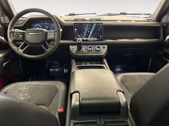 2022 Land Rover Defender 90 V8