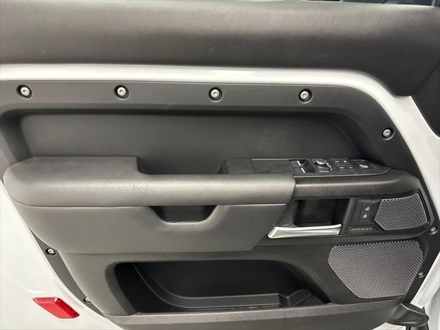 2022 Land Rover Defender 90 V8