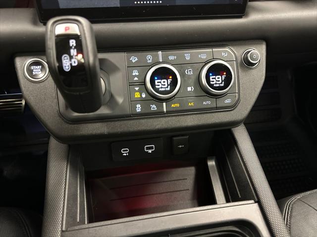 2022 Land Rover Defender 90 V8