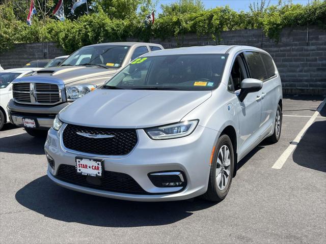 2023 Chrysler Pacifica Hybrid Touring L