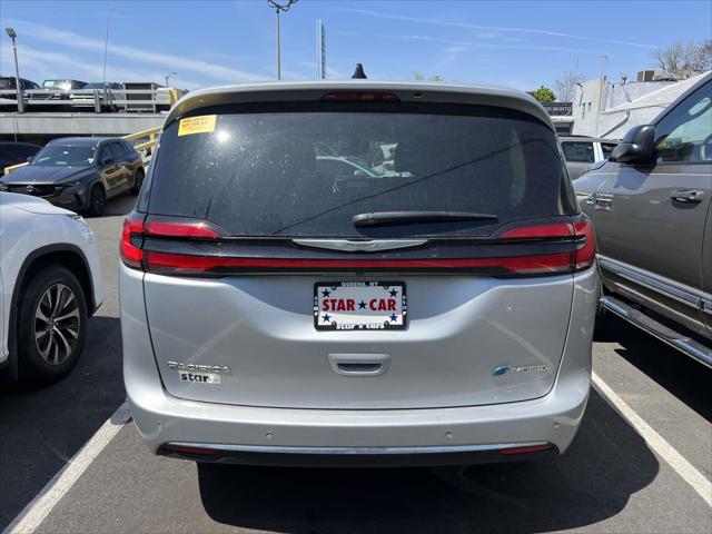2023 Chrysler Pacifica Hybrid Touring L