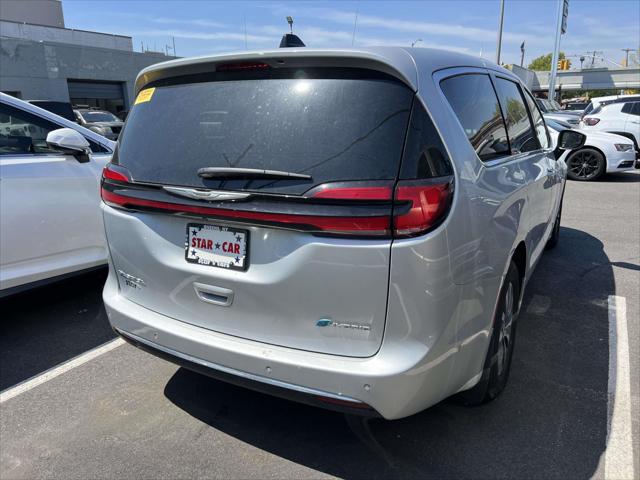 2023 Chrysler Pacifica Hybrid Touring L