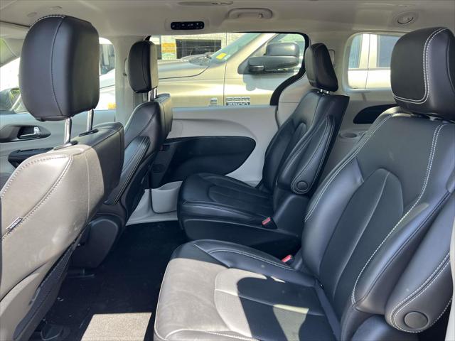 2023 Chrysler Pacifica Hybrid Touring L