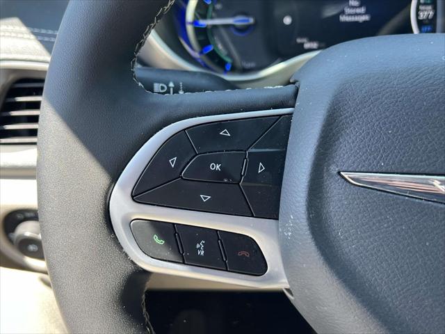 2023 Chrysler Pacifica Hybrid Touring L