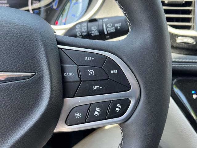 2023 Chrysler Pacifica Hybrid Touring L