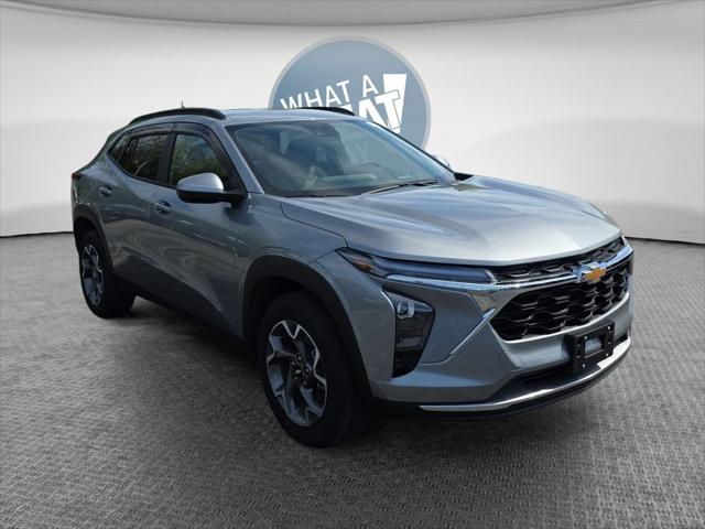 2025 Chevrolet Trax FWD LT for sale in Austintown, OH