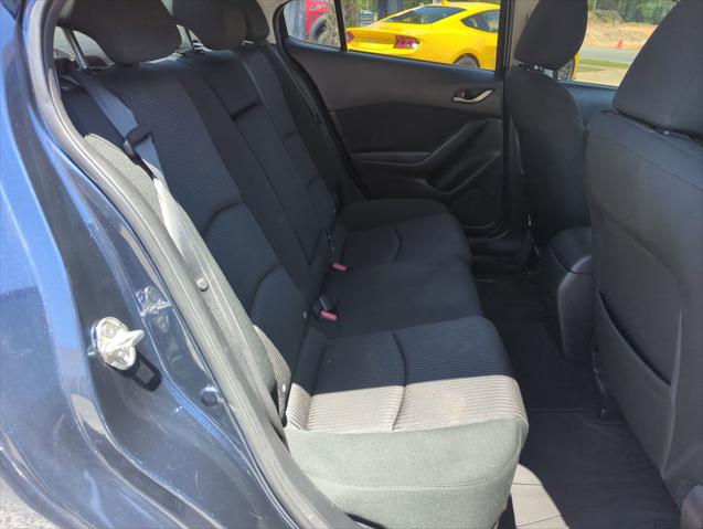 2015 Mazda Mazda3 i Touring