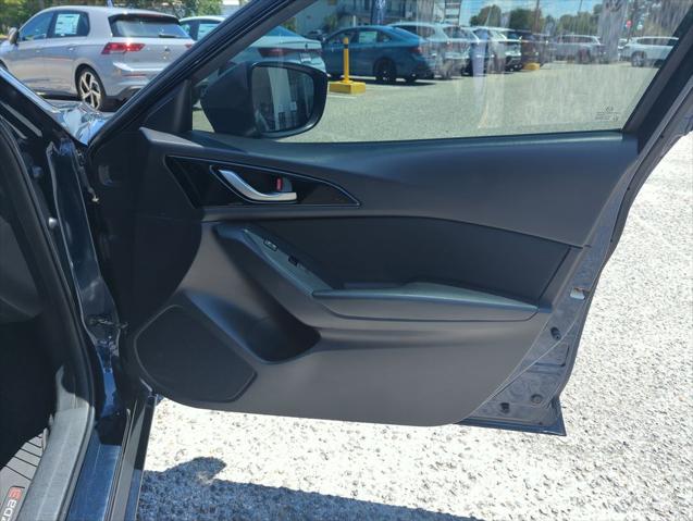 2015 Mazda Mazda3 i Touring