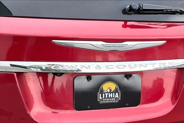 2012 Chrysler Town & Country Touring