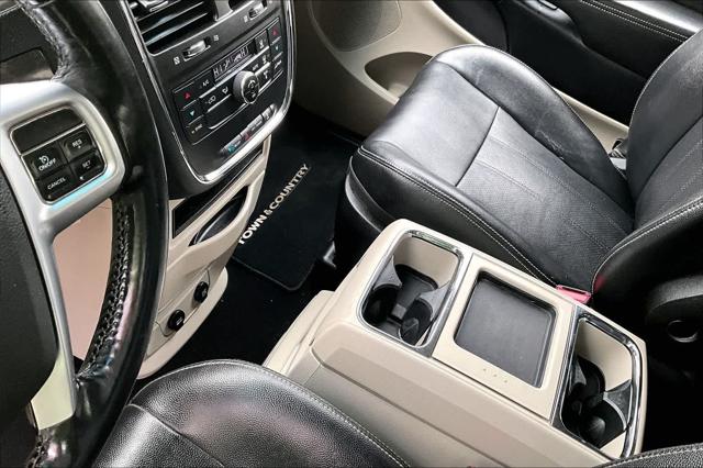 2012 Chrysler Town & Country Touring