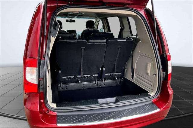 2012 Chrysler Town & Country Touring
