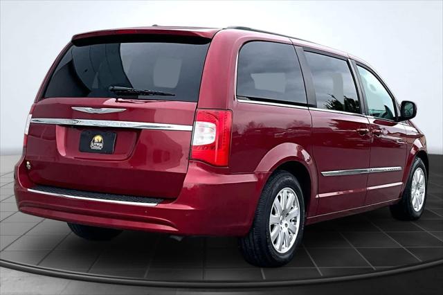 2012 Chrysler Town & Country Touring