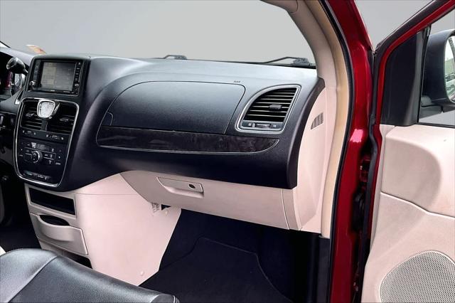 2012 Chrysler Town & Country Touring