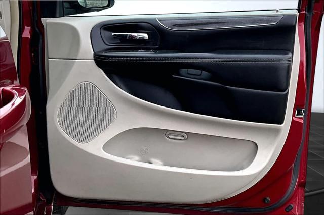 2012 Chrysler Town & Country Touring