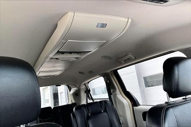 2012 Chrysler Town & Country Touring
