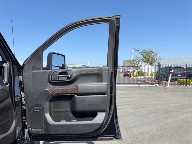 2022 GMC Sierra 2500HD 4WD Crew Cab Standard Bed Denali