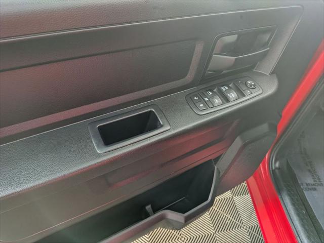 2017 Ram 1500 Express Crew Cab 4x4 5'7" Box