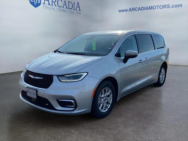 2023 Chrysler Pacifica Touring L for sale in Arcadia, WI