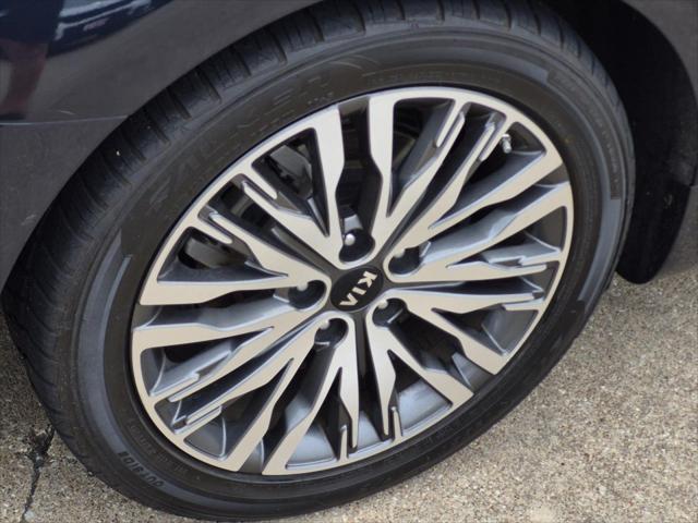 2020 Kia Cadenza Technology