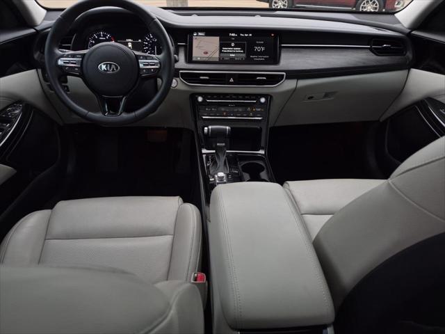 2020 Kia Cadenza Technology