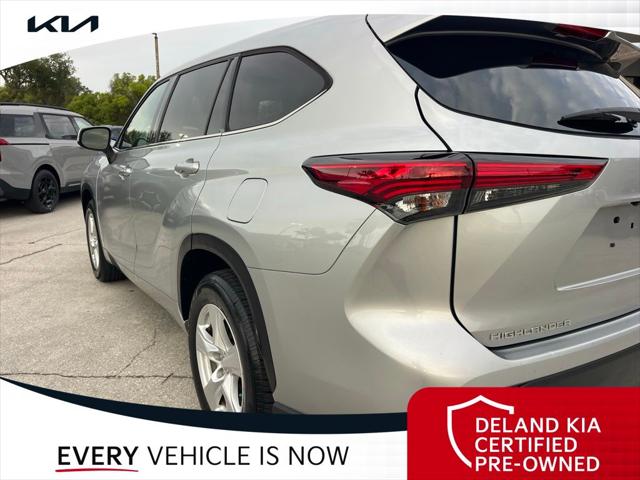 2022 Toyota Highlander LE