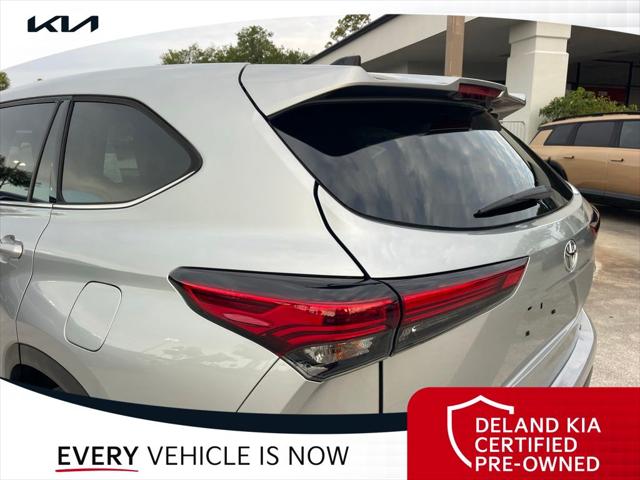 2022 Toyota Highlander LE
