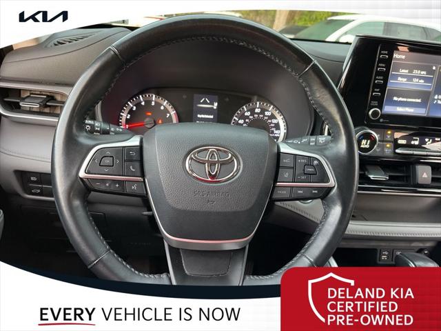 2022 Toyota Highlander LE