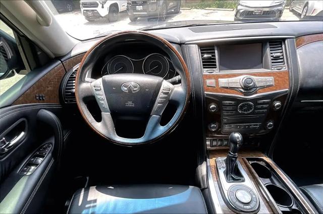 2016 INFINITI QX80 Standard