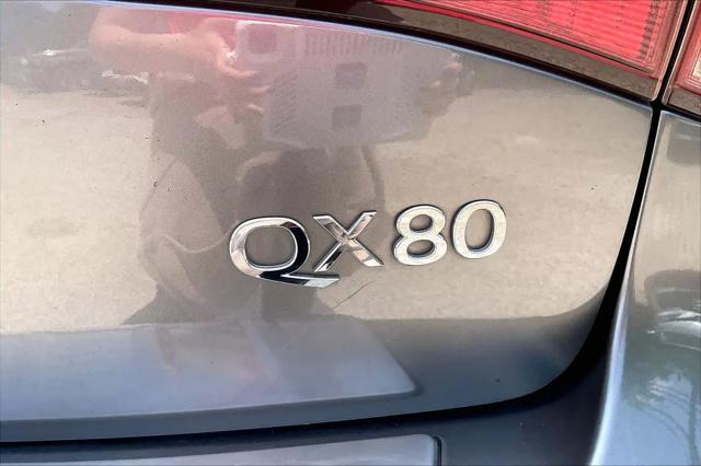 2016 INFINITI QX80 Standard
