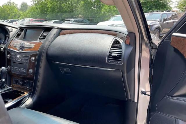 2016 INFINITI QX80 Standard