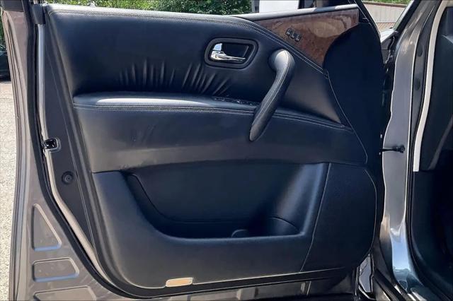 2016 INFINITI QX80 Standard