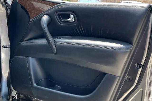 2016 INFINITI QX80 Standard