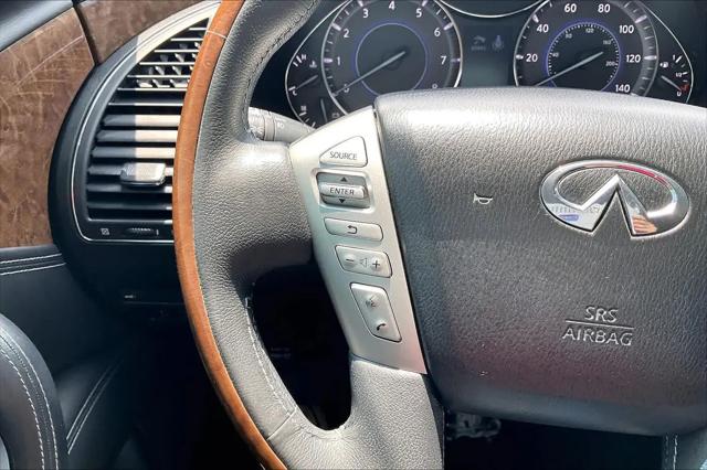 2016 INFINITI QX80 Standard