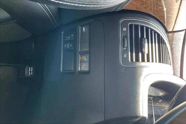 2016 INFINITI QX80 Standard