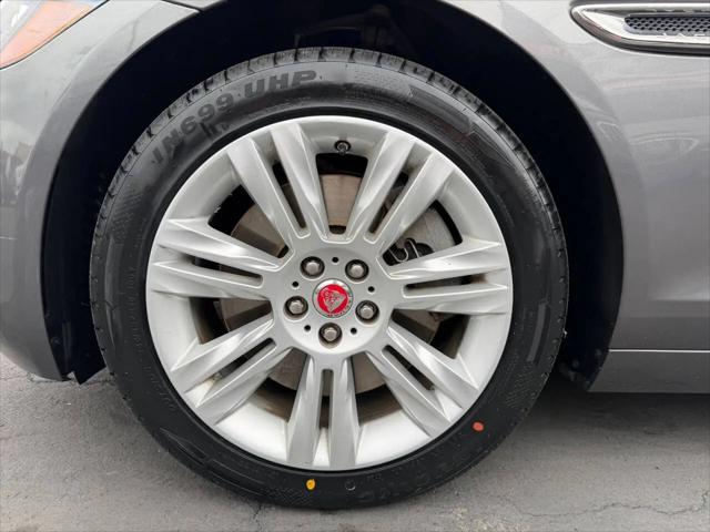 2017 Jaguar XF 35t Premium