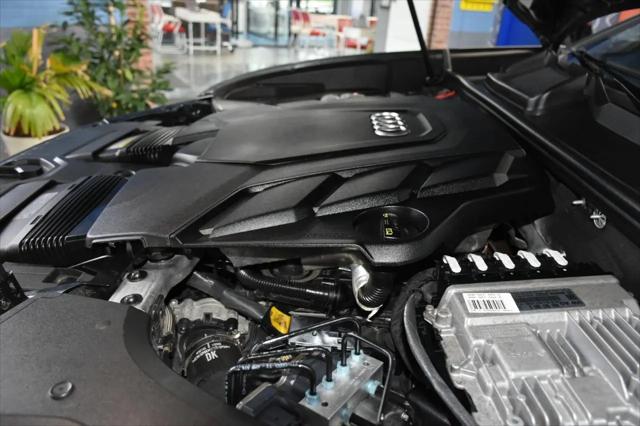 2020 Audi Q8 Premium Plus 55 TFSI quattro Tiptronic