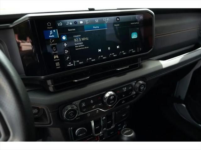 2024 Jeep Gladiator Sport