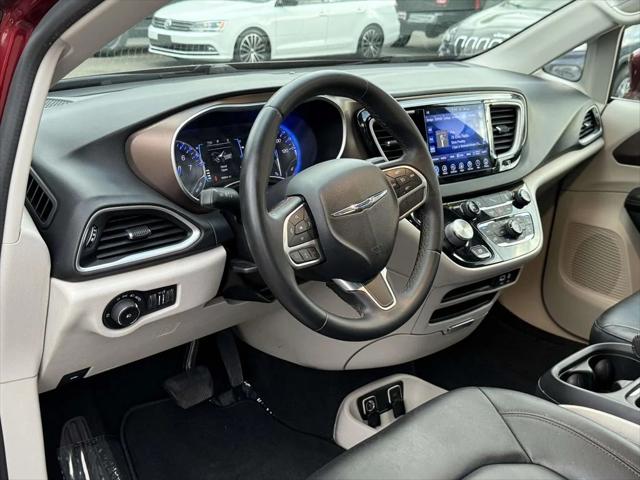 2017 Chrysler Pacifica Touring-L 2017 Chrysler Pacifica Touring-L