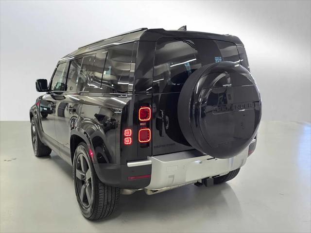 2025 Land Rover Defender 110 P300