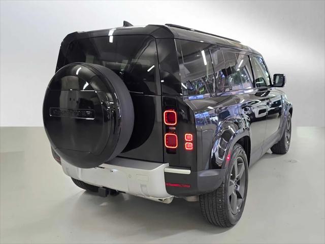 2025 Land Rover Defender 110 P300