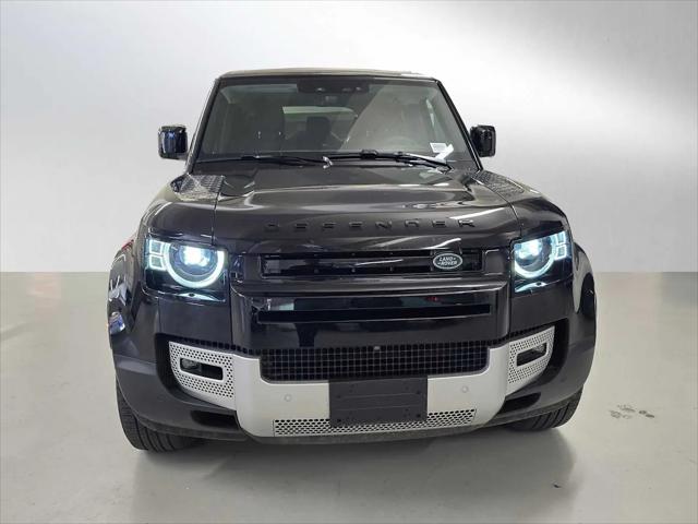 2025 Land Rover Defender 110 P300