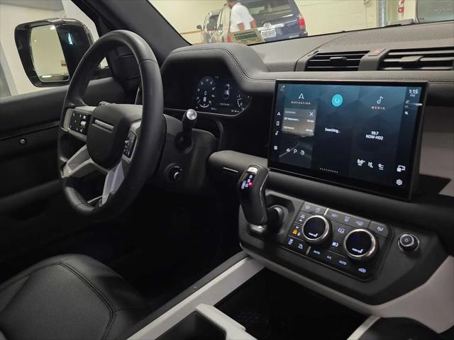 2025 Land Rover Defender 110 P300
