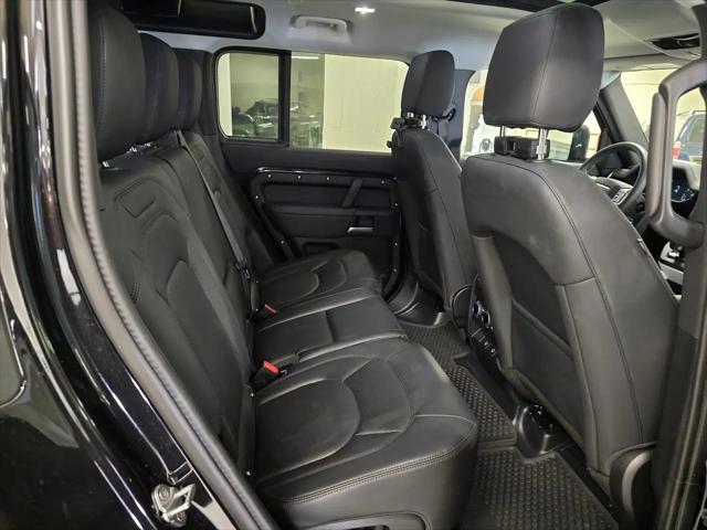 2025 Land Rover Defender 110 P300