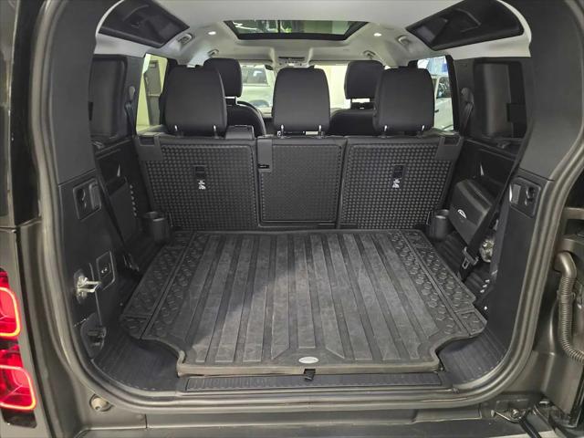 2025 Land Rover Defender 110 P300