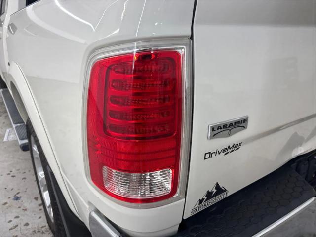 2017 Ram 1500 Laramie Crew Cab 4x4 5'7" Box