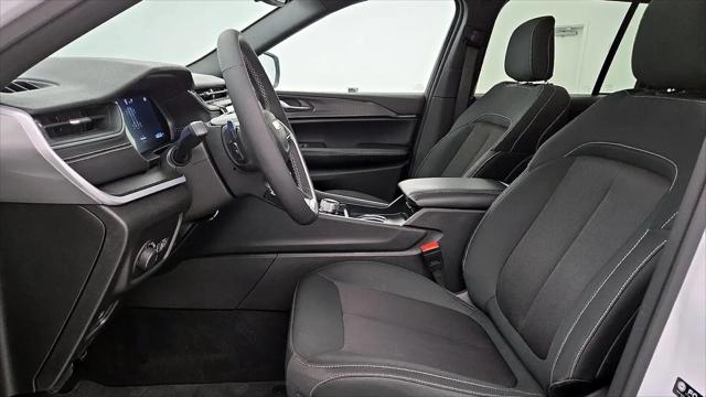 2024 Jeep Grand Cherokee Laredo X 4x2