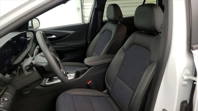 2025 Buick NV Preferred FWD