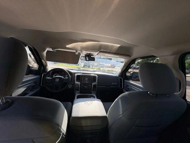 2017 Ram 1500 Big Horn Crew Cab 4x4 5'7" Box